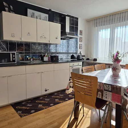 Helena Apartment *